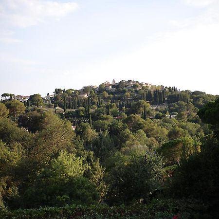 L'Elegante Bastide En Pierre Avec Vue Sur Le Vieux Village De Мужен Экстерьер фото