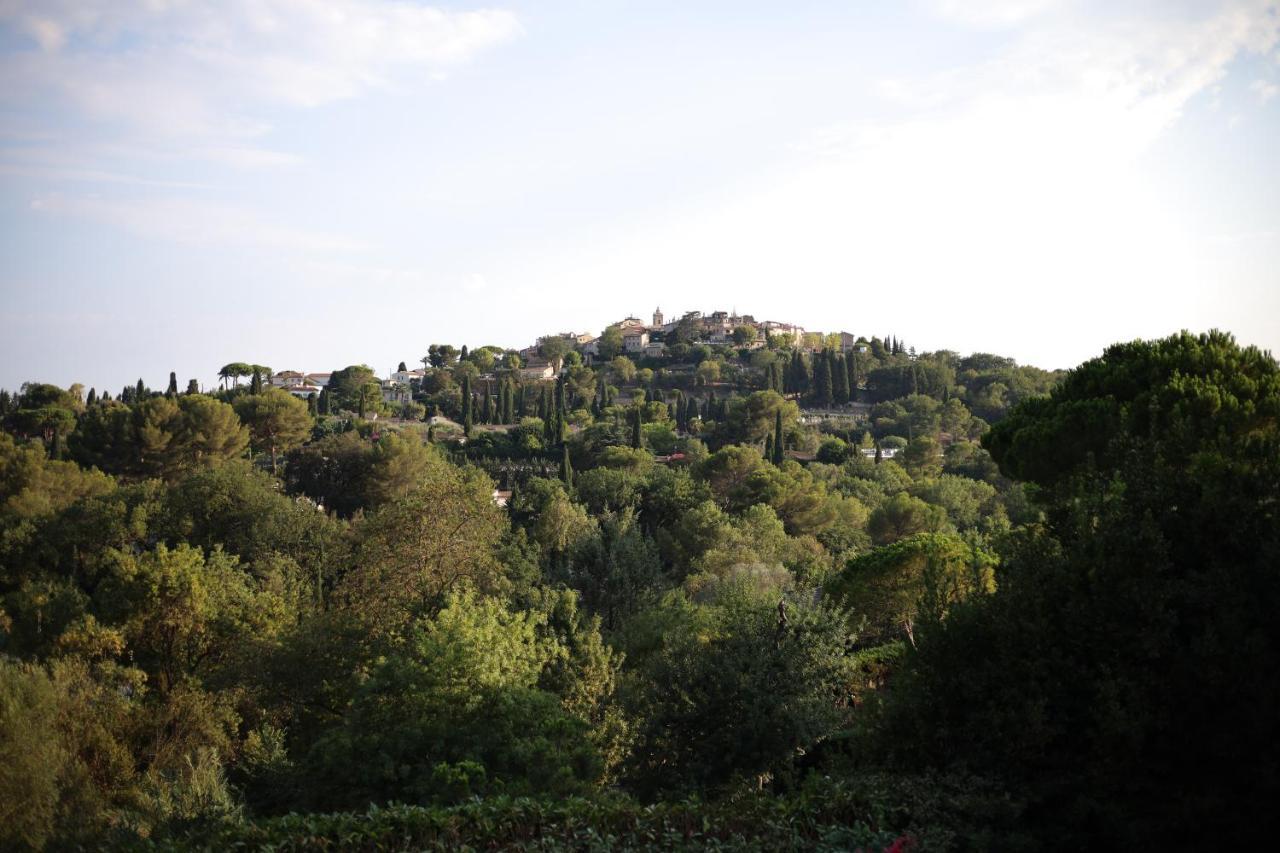 L'Elegante Bastide En Pierre Avec Vue Sur Le Vieux Village De Мужен Экстерьер фото